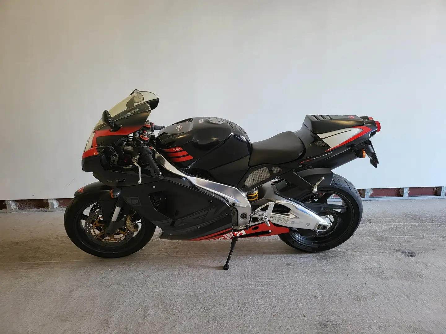 Aprilia RSV Mille Nero - 2