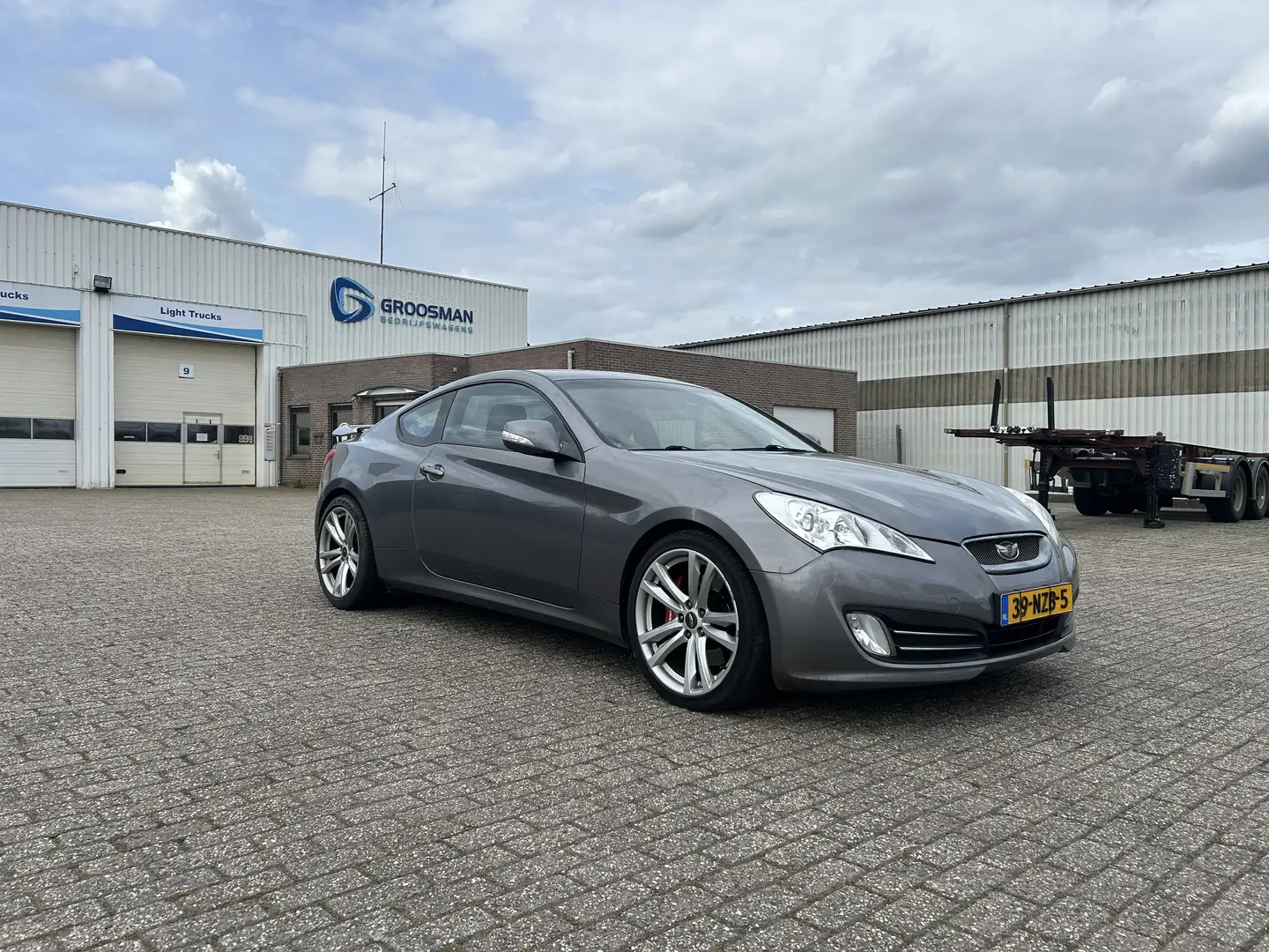 Hyundai Coupe 3.8 V6 Grau - 2