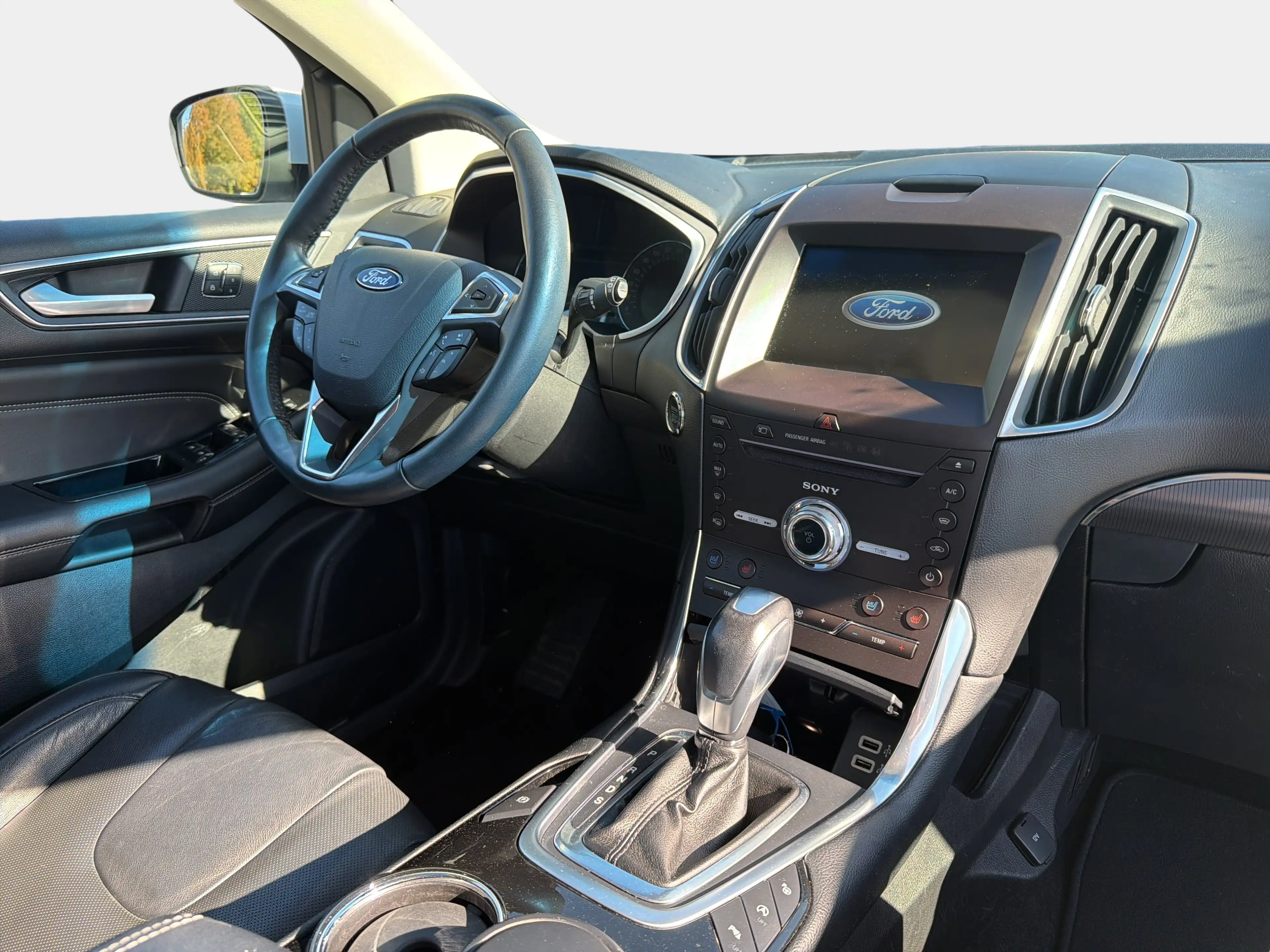 Ford Edge 2.0 TDCi Titanium 4x4 — photo 10