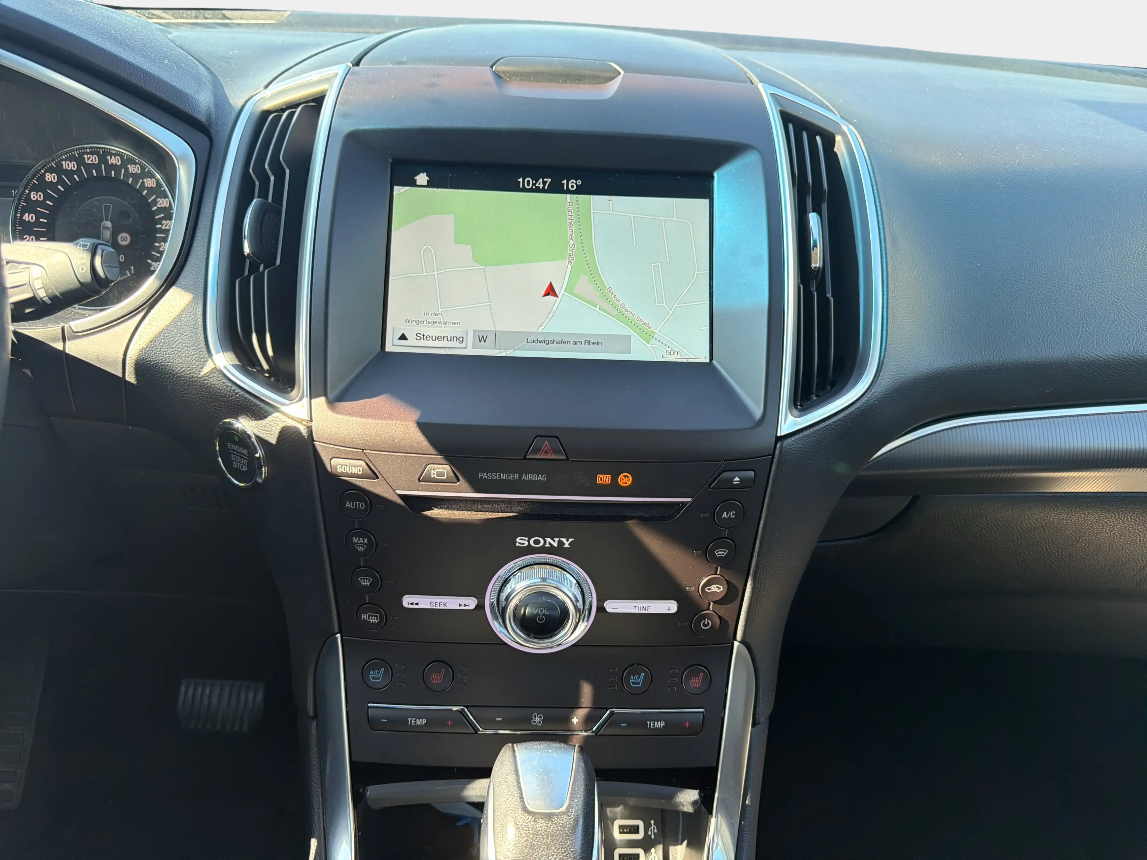 Ford Edge 2.0 TDCi Titanium 4x4 — photo 11