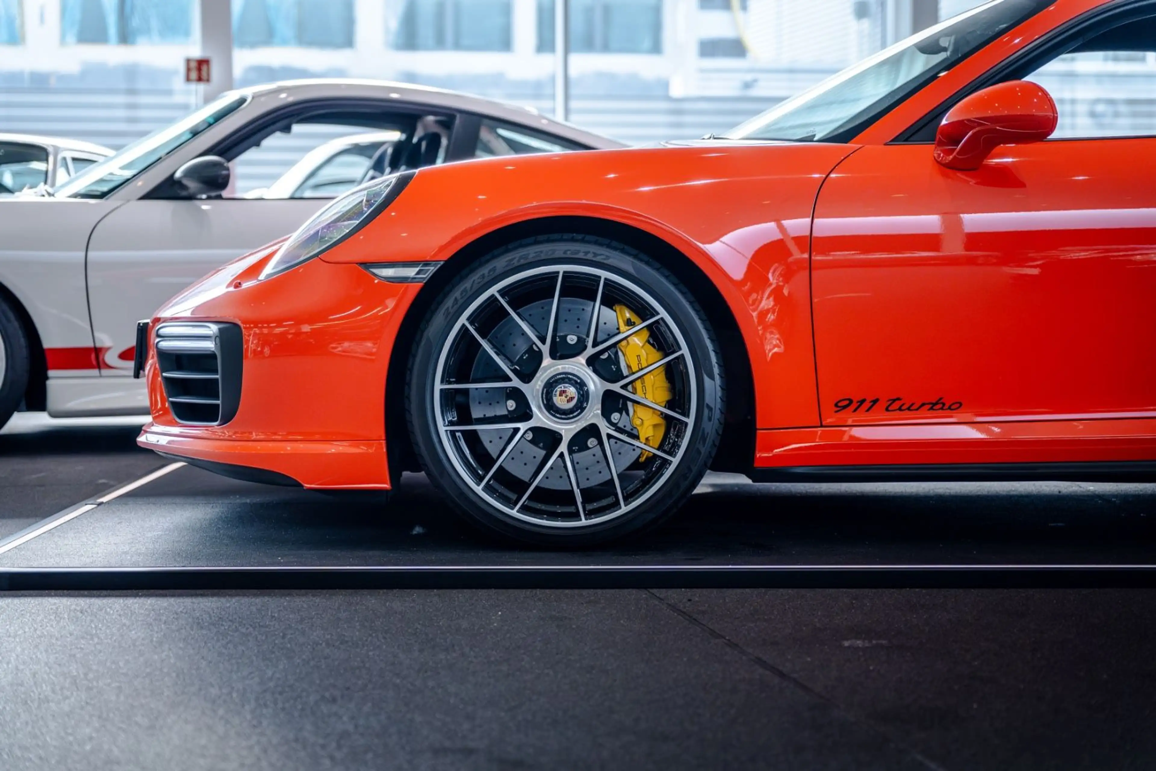 Porsche 991 .2 Turbo*Burmester*Sitzlüftung*Unfallfrei* — photo 5