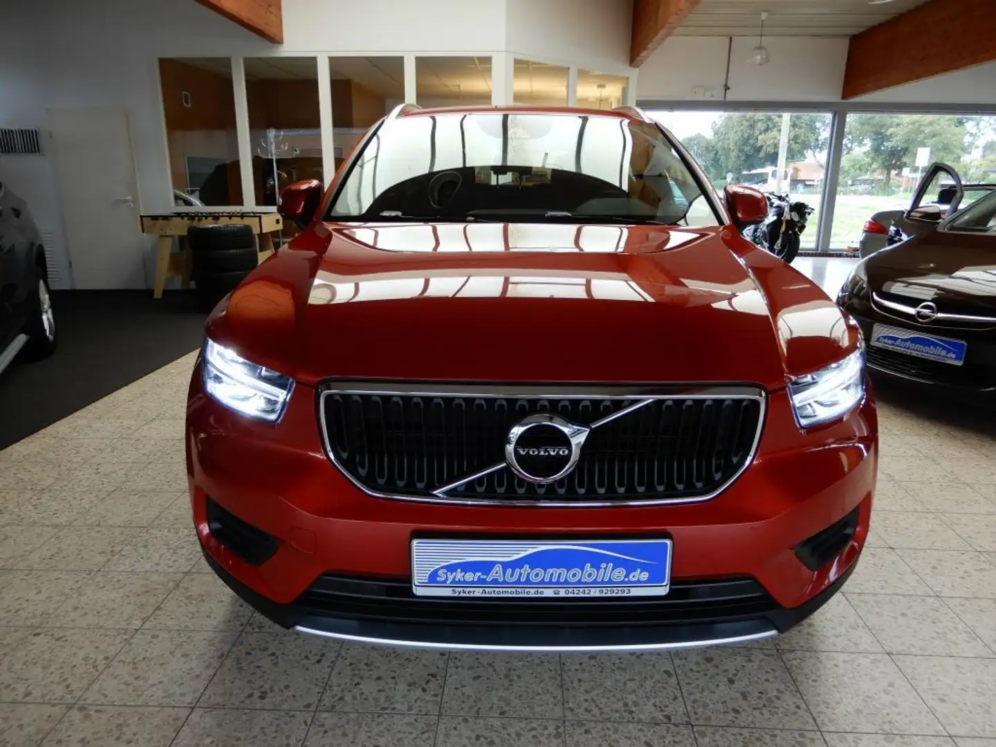 Volvo XC40 T4 AWD Geartronic Momentum,AHK,Standheizung Rot - 2