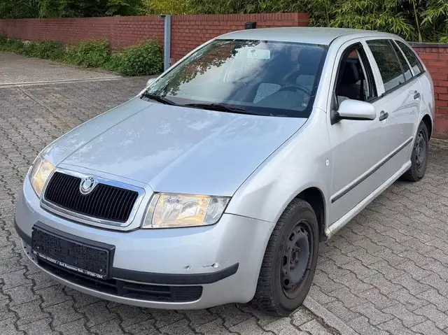 Skoda Fabia Fabia 1.4 // TÜV 09/27 // Zahnriemen + WP 09/25
