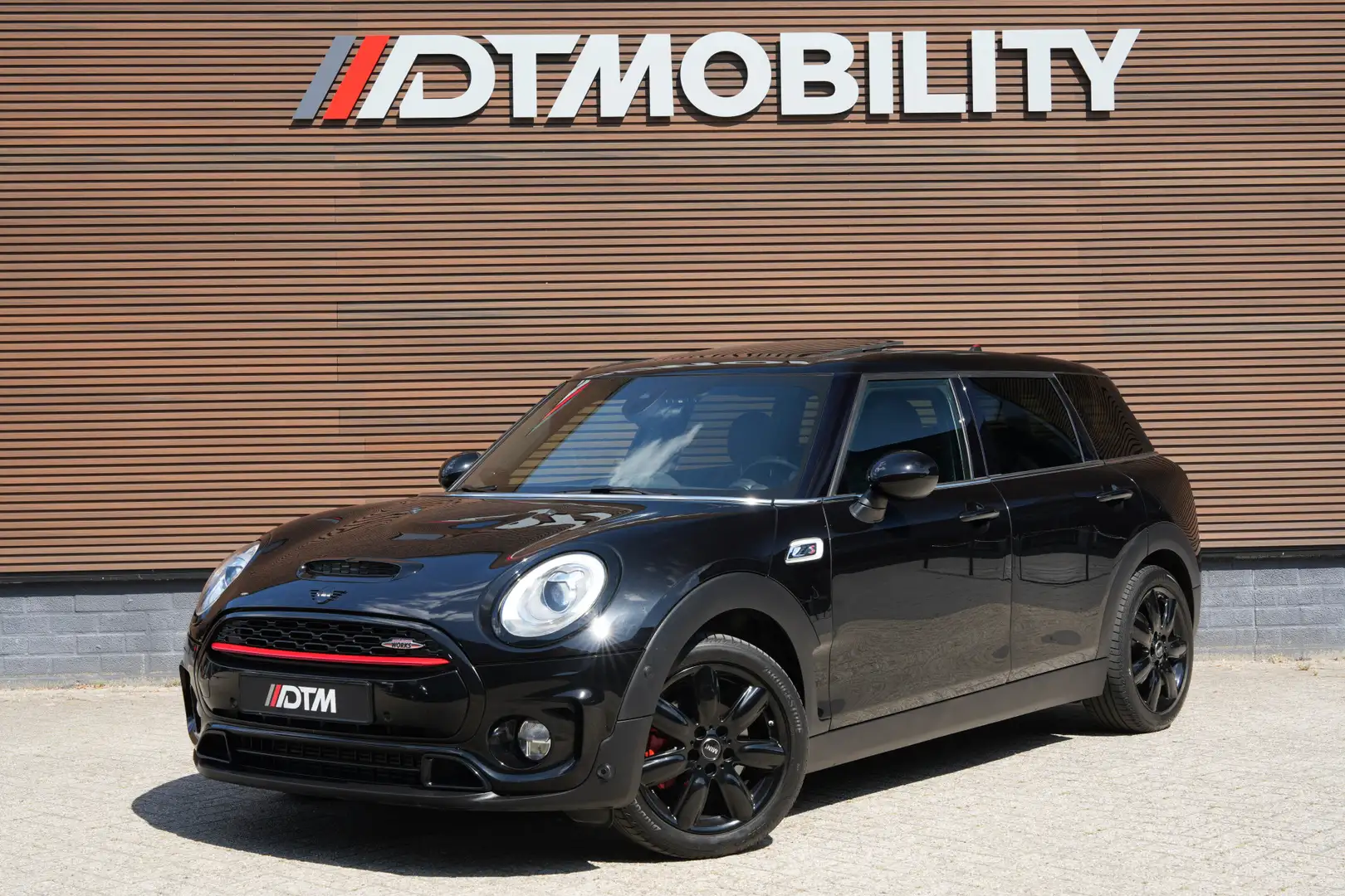 MINI Cooper S Clubman Mini 2.0 Chili Serious Business | Panoramadak | Le Černá - 1