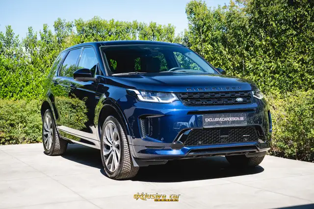 Land Rover Discovery Sport view 3