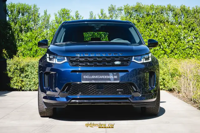 Land Rover Discovery Sport view 2