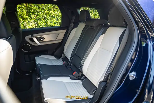 Land Rover Discovery Sport view 17