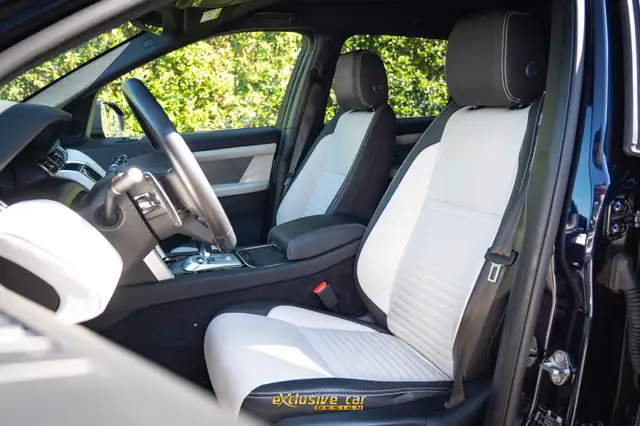 Land Rover Discovery Sport view 15