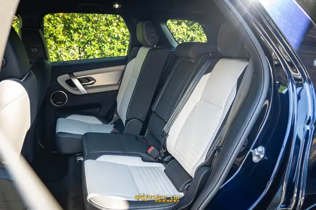 Land Rover Discovery Sport view 18