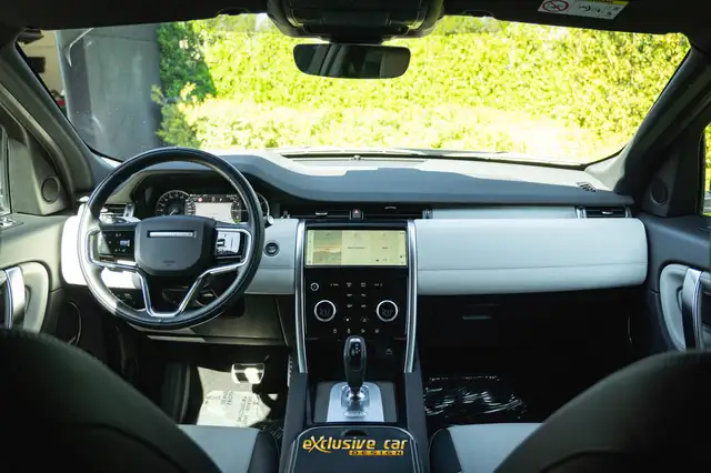 Land Rover Discovery Sport view 19