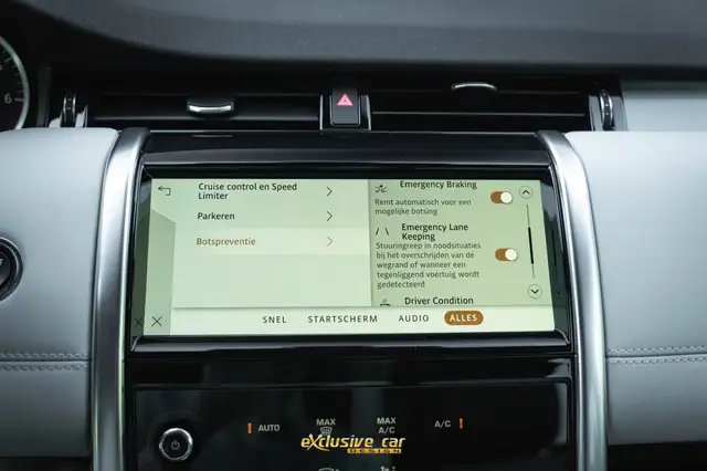 Land Rover Discovery Sport view 29