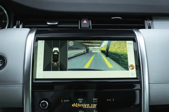Land Rover Discovery Sport view 25