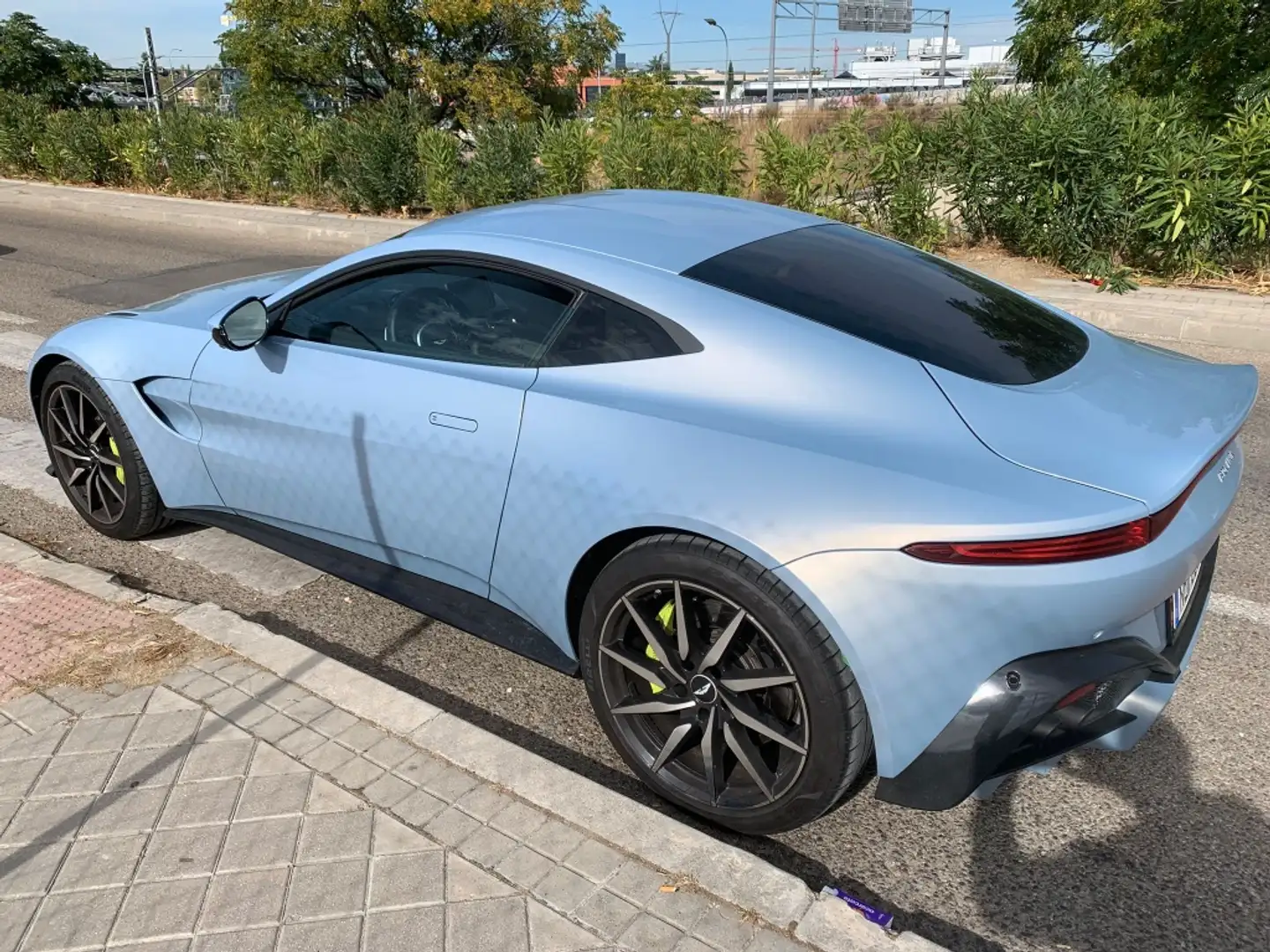 Aston Martin Vantage Gris - 2