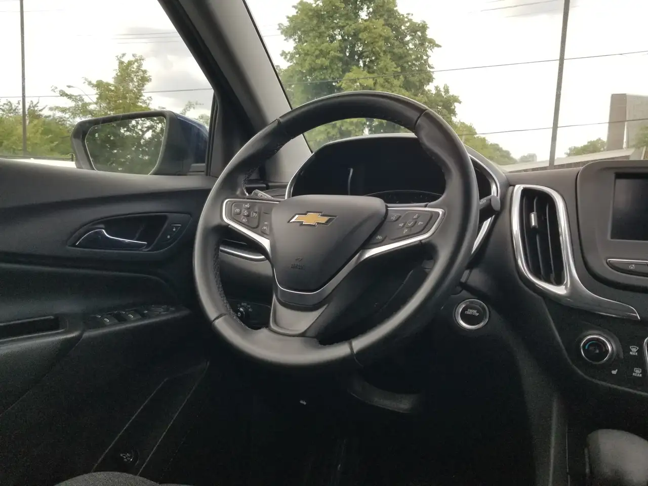 Chevrolet Equinox photo Chevrolet Equinox