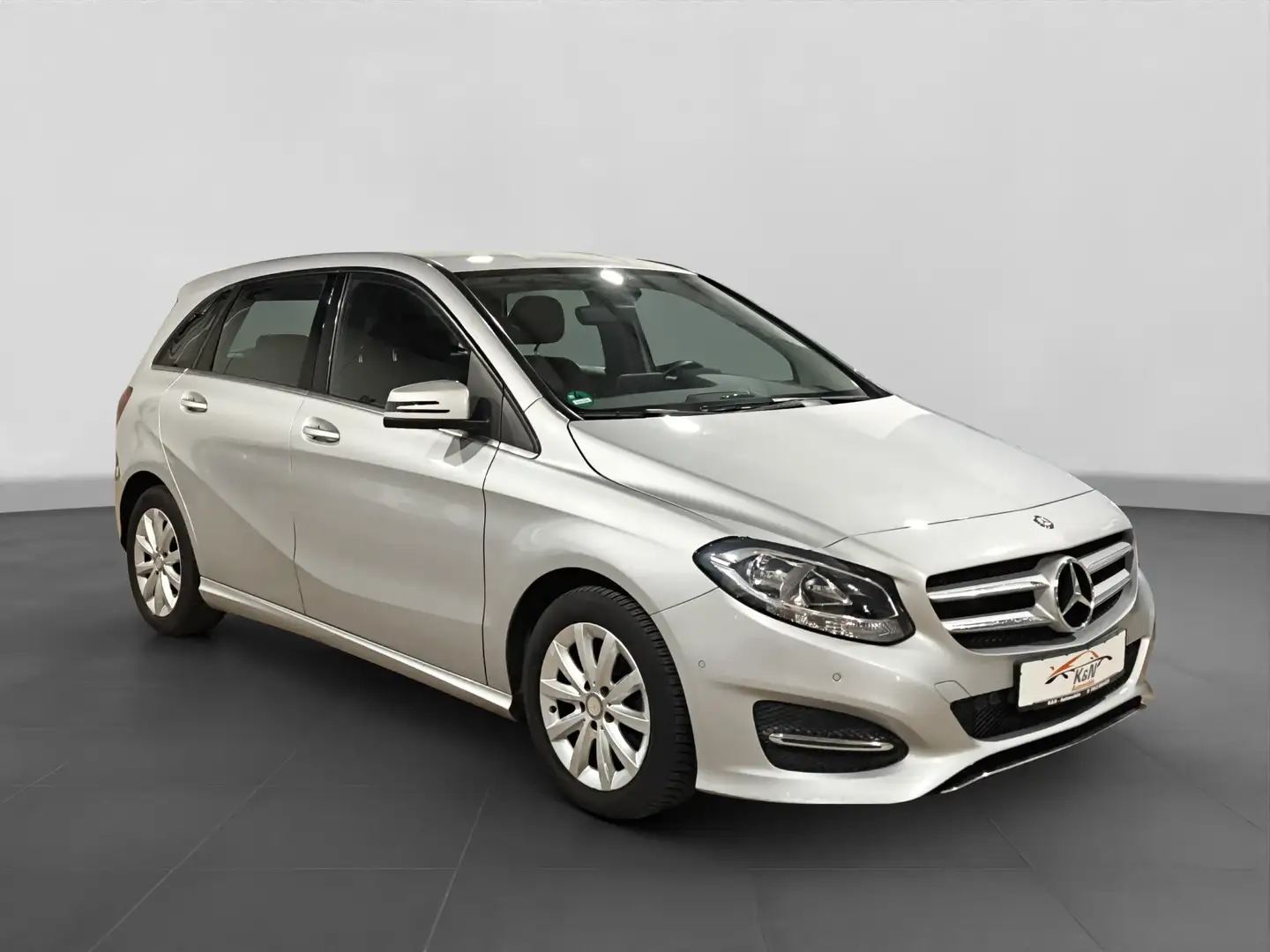 Mercedes-Benz B 180 B 180 *Navi*AHK*PDC*Standheizung*Leder*2.Hand* Argent - 1