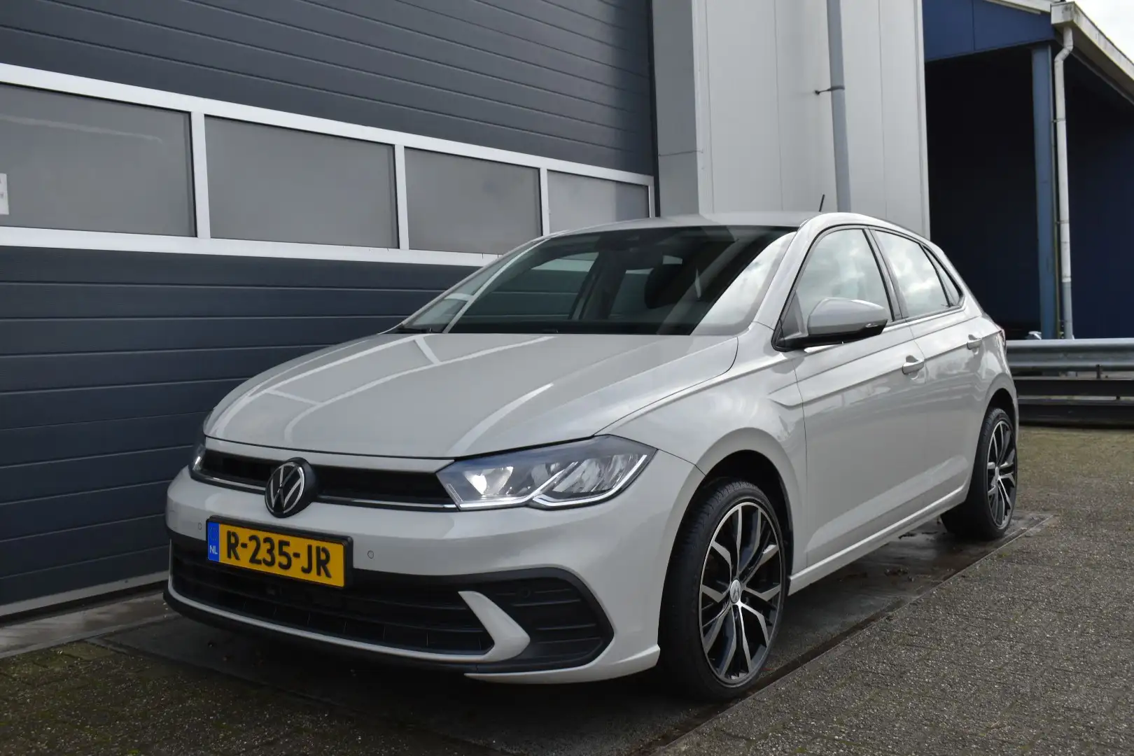 Volkswagen Polo 1.0 TSI Life Grijs - 1