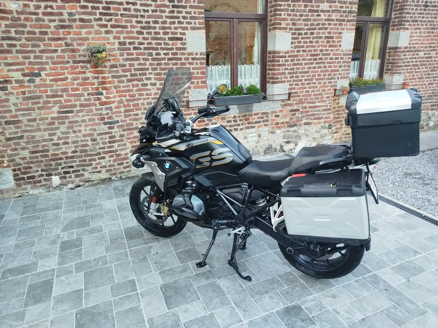 BMW R 1250 GS Exclusive + Akrapovich Black - 1