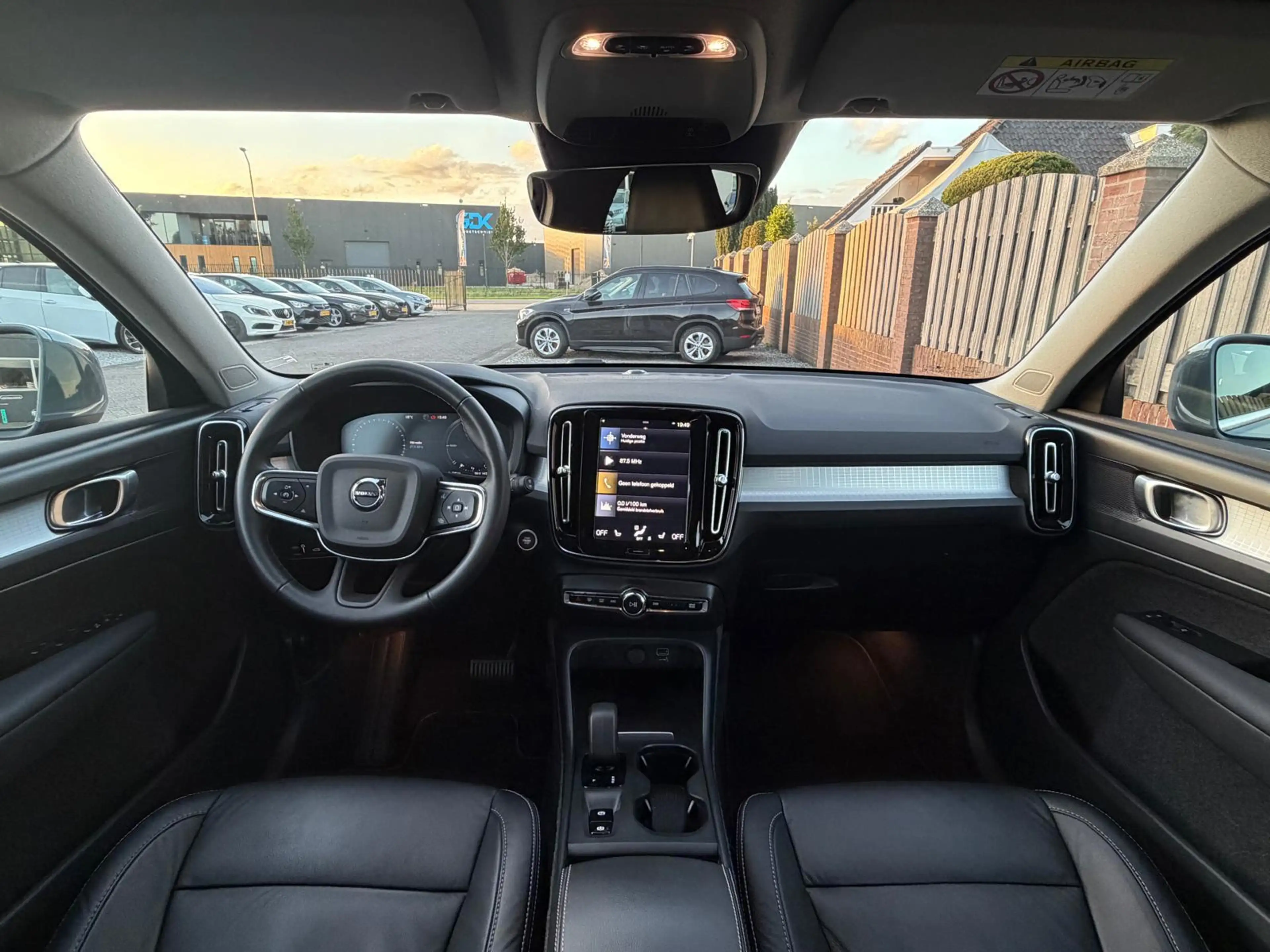 Volvo XC40 1.5 T4 Recharge Inscription Expression LEDER CARPL — photo 14