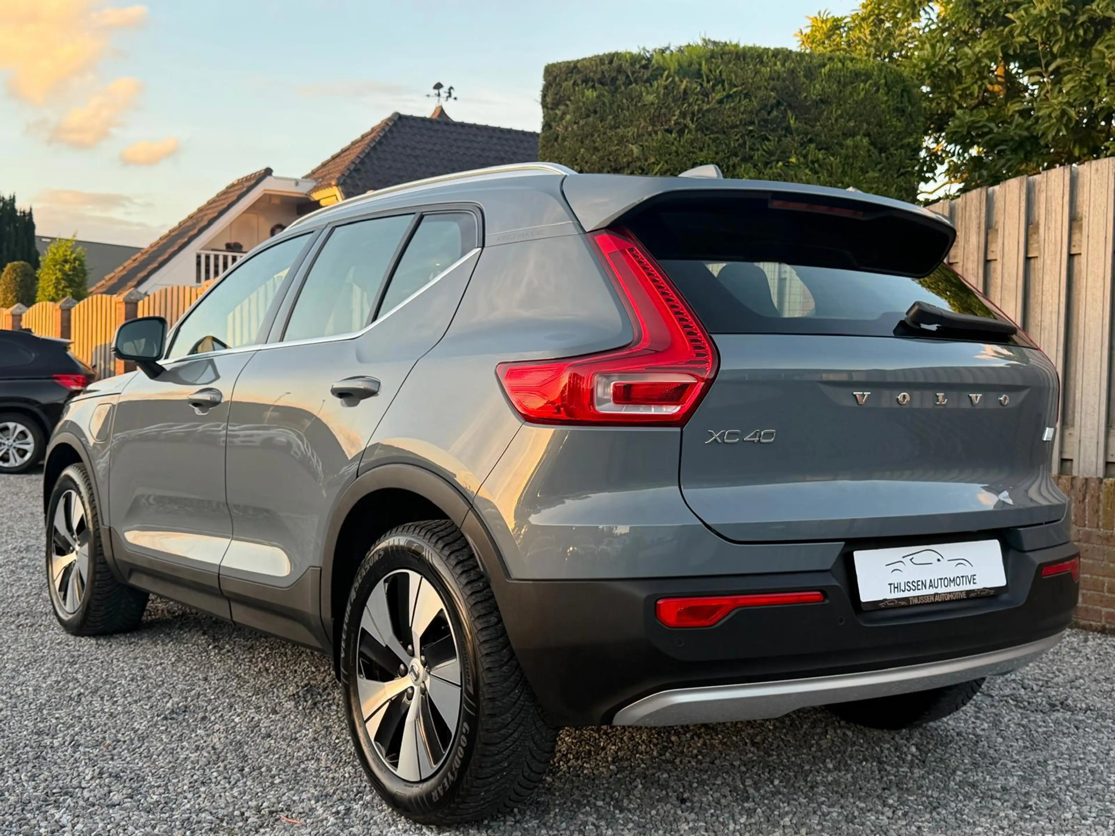 Volvo XC40 1.5 T4 Recharge Inscription Expression LEDER CARPL — photo 4