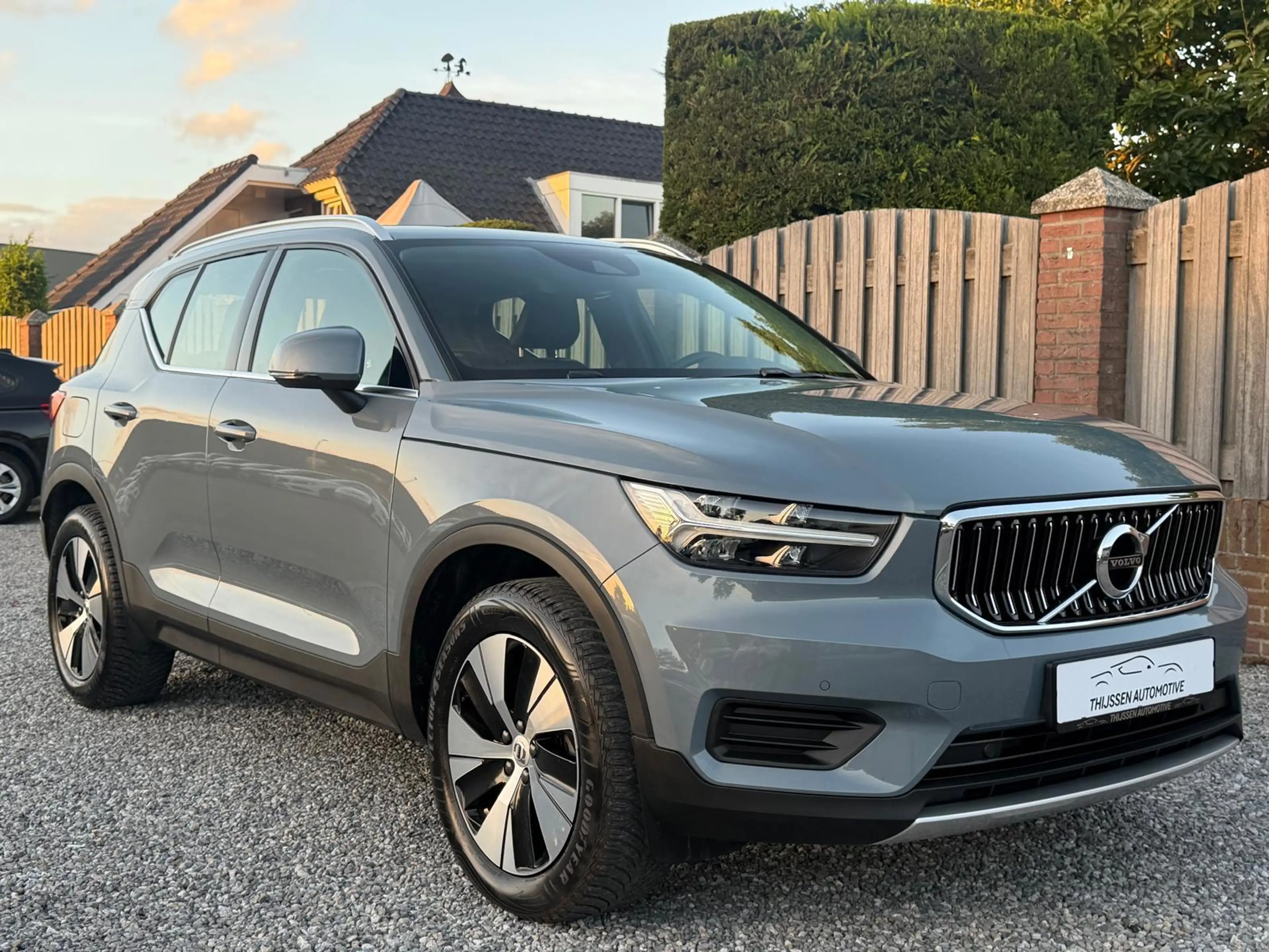 Volvo XC40 1.5 T4 Recharge Inscription Expression LEDER CARPL — photo 9