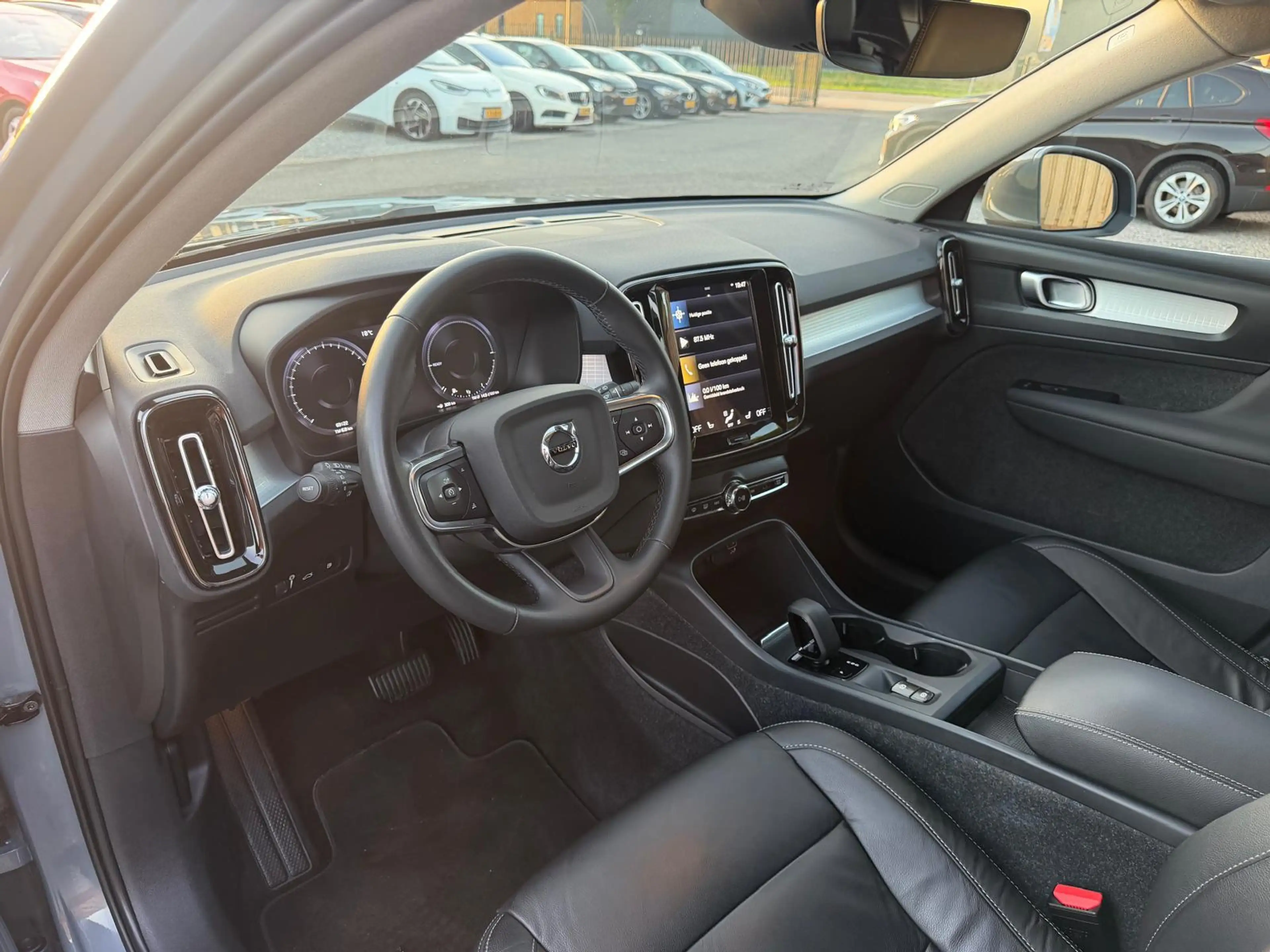 Volvo XC40 1.5 T4 Recharge Inscription Expression LEDER CARPL — photo 11