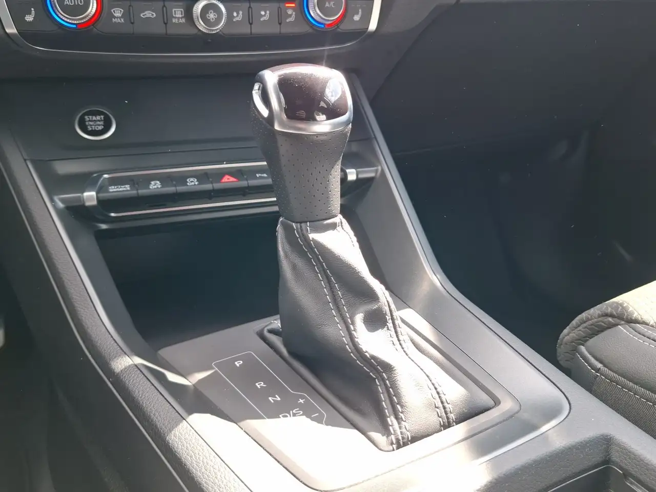 Audi Q3 Sportback 40 TFSi quattro S line AUTOMATIK / AHK / 14