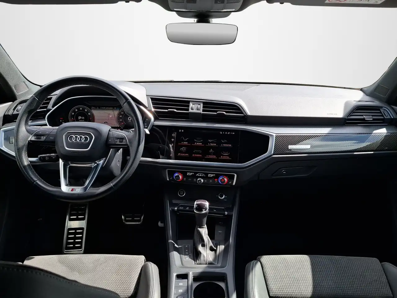 Audi Q3 Sportback 40 TFSi quattro S line AUTOMATIK / AHK / 10