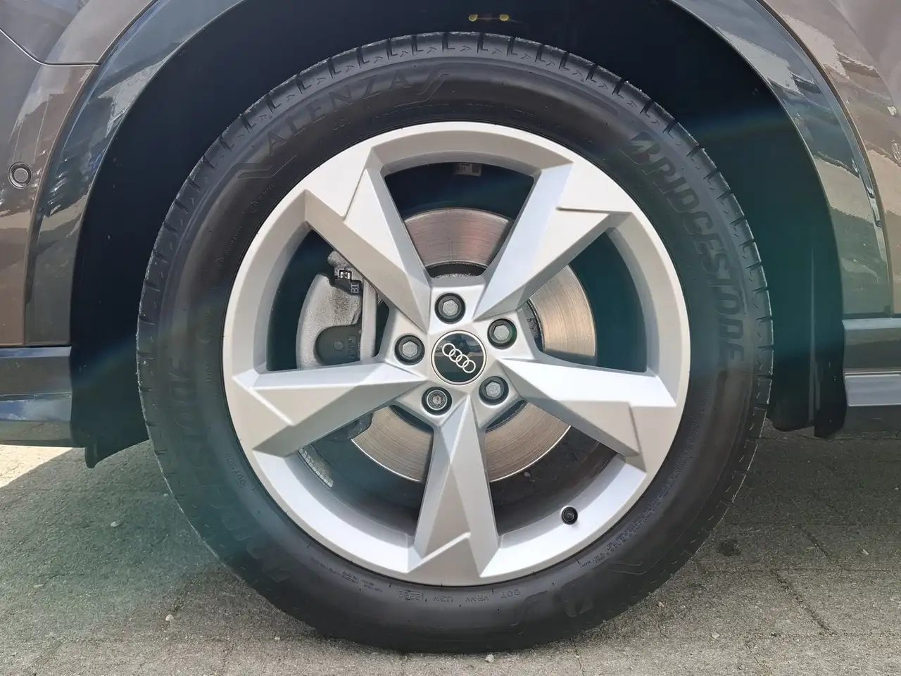 Audi Q3 Sportback 40 TFSi quattro S line AUTOMATIK / AHK / 18