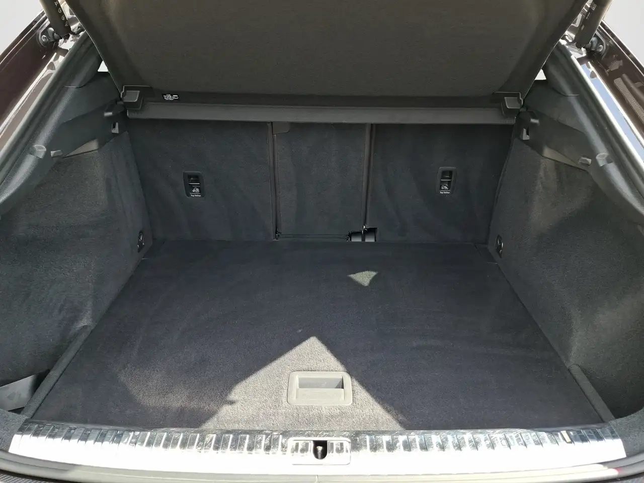 Audi Q3 Sportback 40 TFSi quattro S line AUTOMATIK / AHK / 16