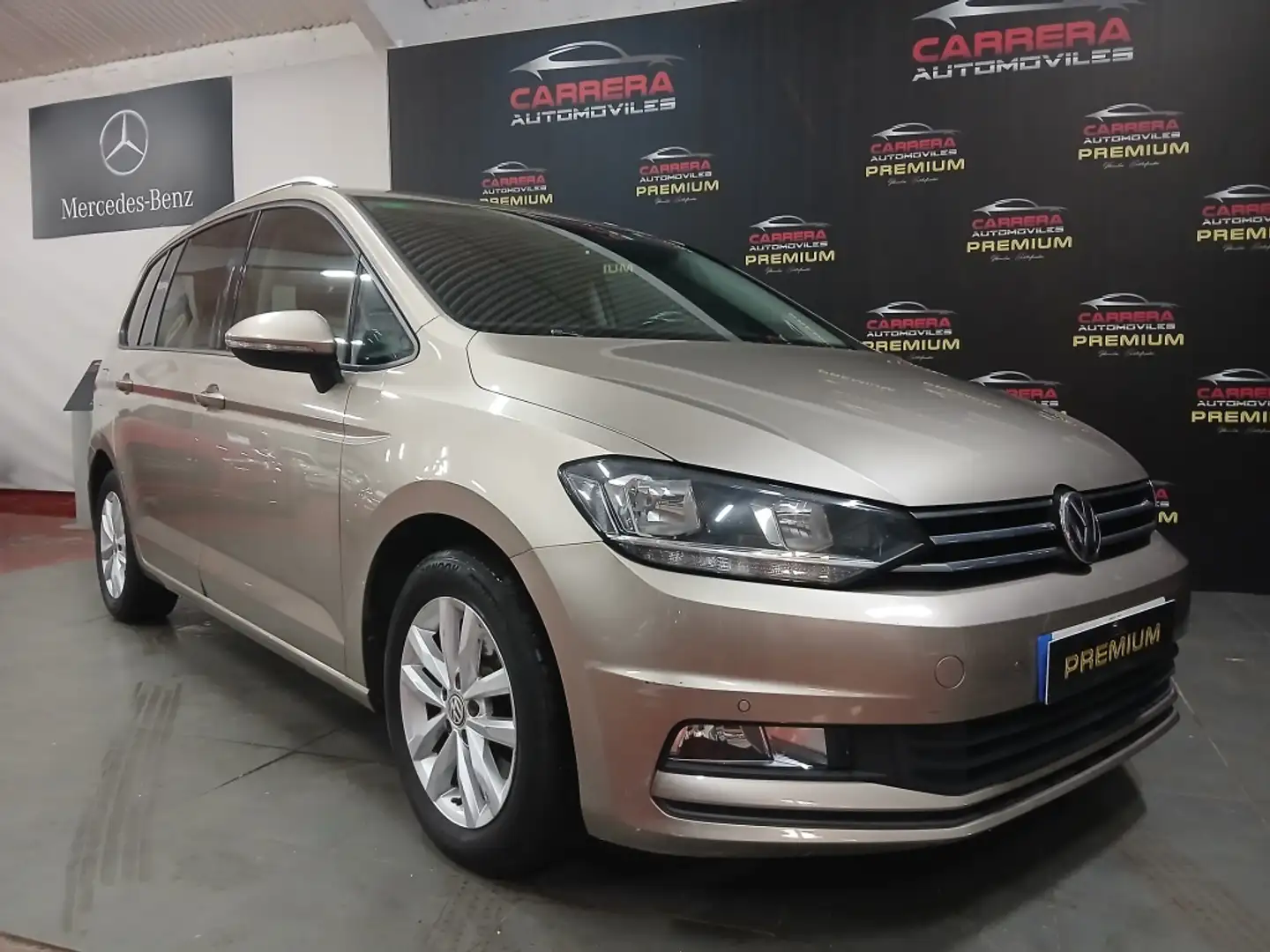 Volkswagen Touran 1.6TDI Business and Navi Ed. DSG7 85kW Beige - 1