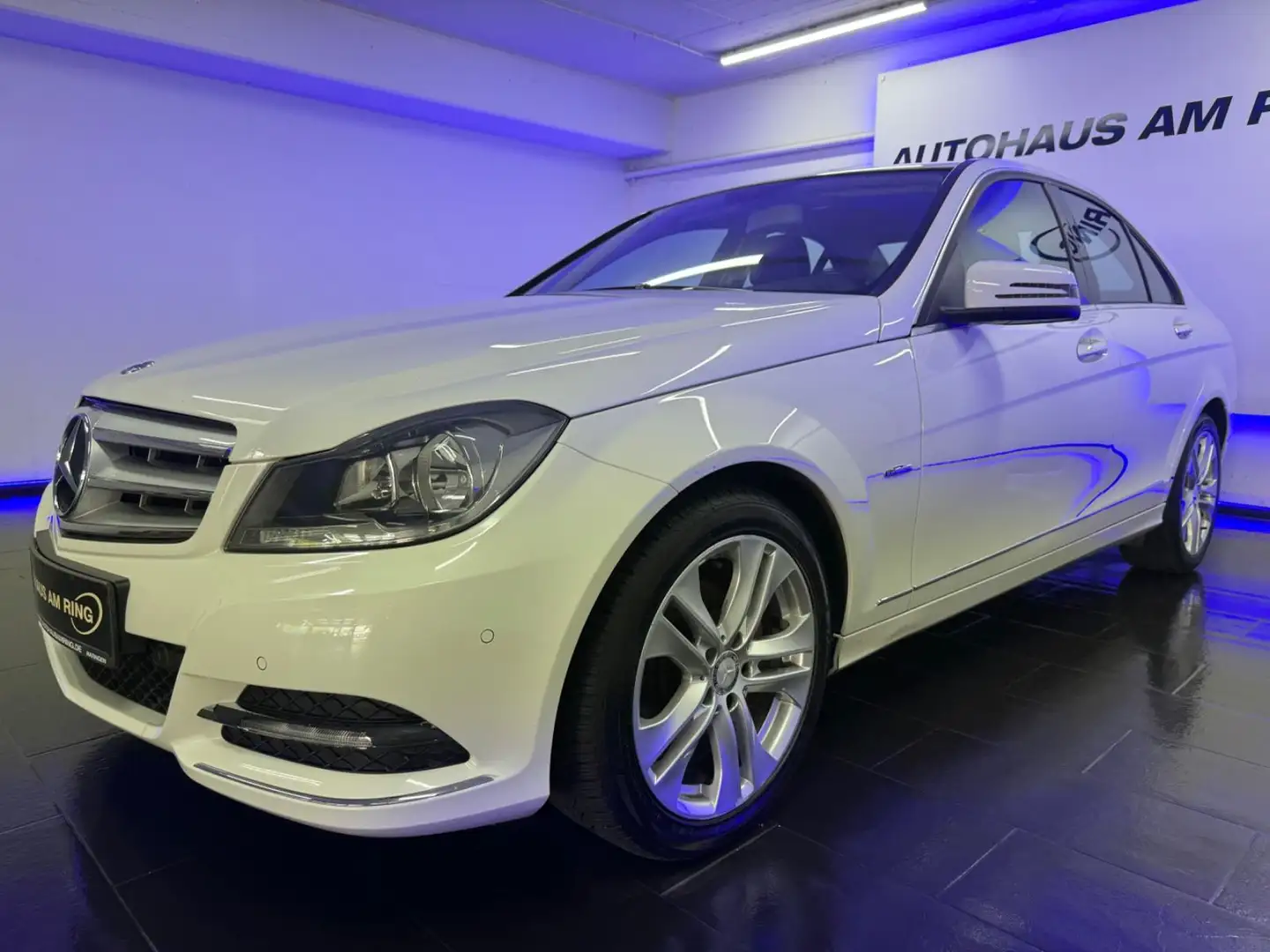 Mercedes-Benz C 180 CGI Blue Aut. Avantgarde AHK SZHG LEDER 17 Blanc - 2
