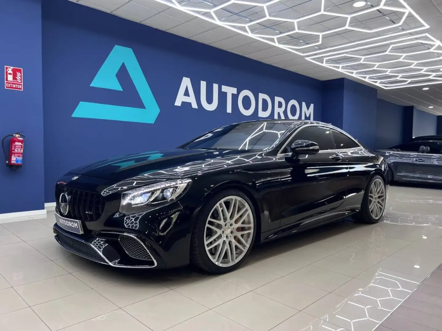 Mercedes-Benz S 560 Coupé 4Matic 9G-Tronic Schwarz - 1