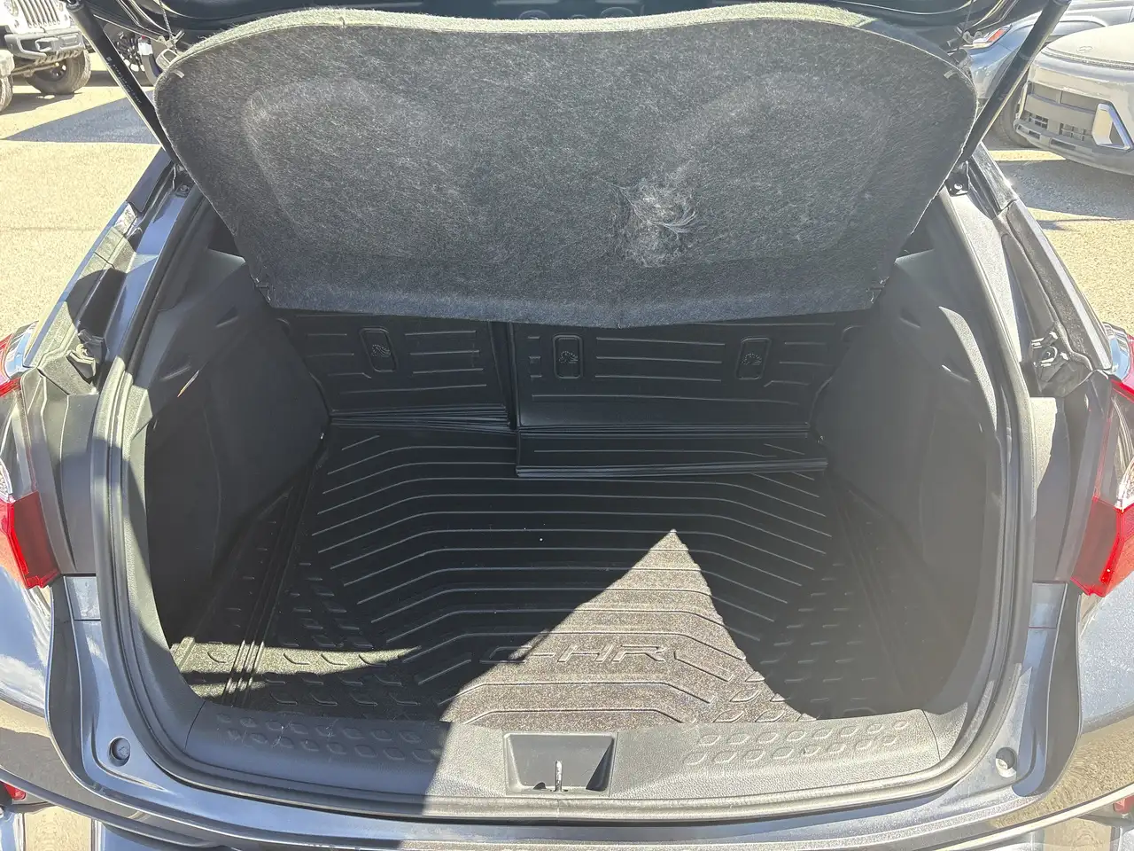 Toyota C-HR снимка Toyota C-HR