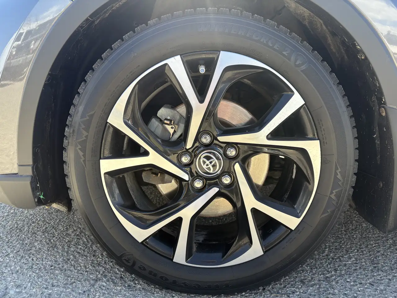 Toyota C-HR снимка Toyota C-HR