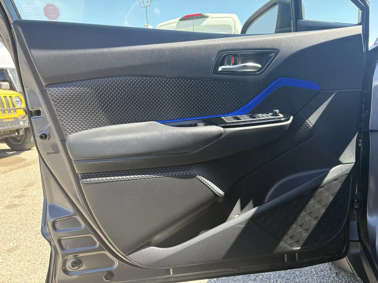 Toyota C-HR снимка Toyota C-HR