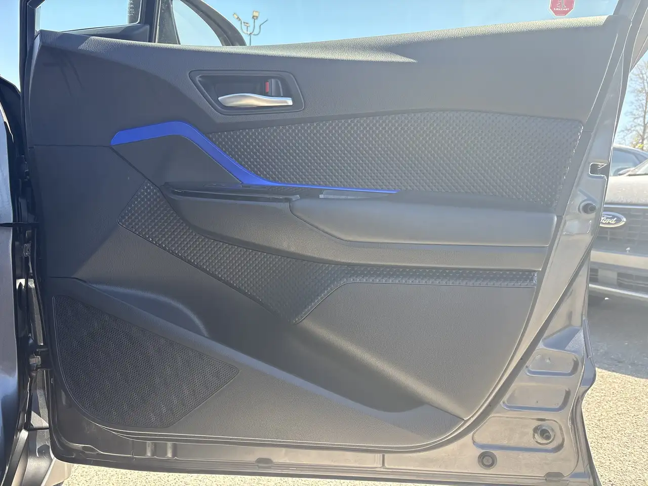 Toyota C-HR снимка Toyota C-HR