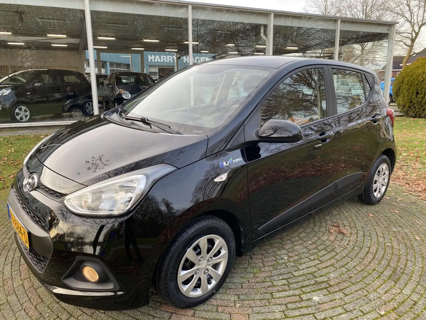 Hyundai i10 1.0I I-MOTION COMFORT CLIMA/CRUISE/5DRS Negro - 1