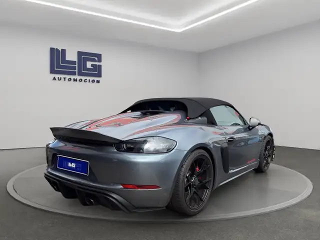 Porsche 718 Spyder view 2