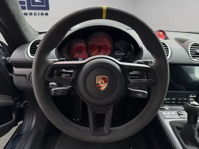 Porsche 718 Spyder view 15