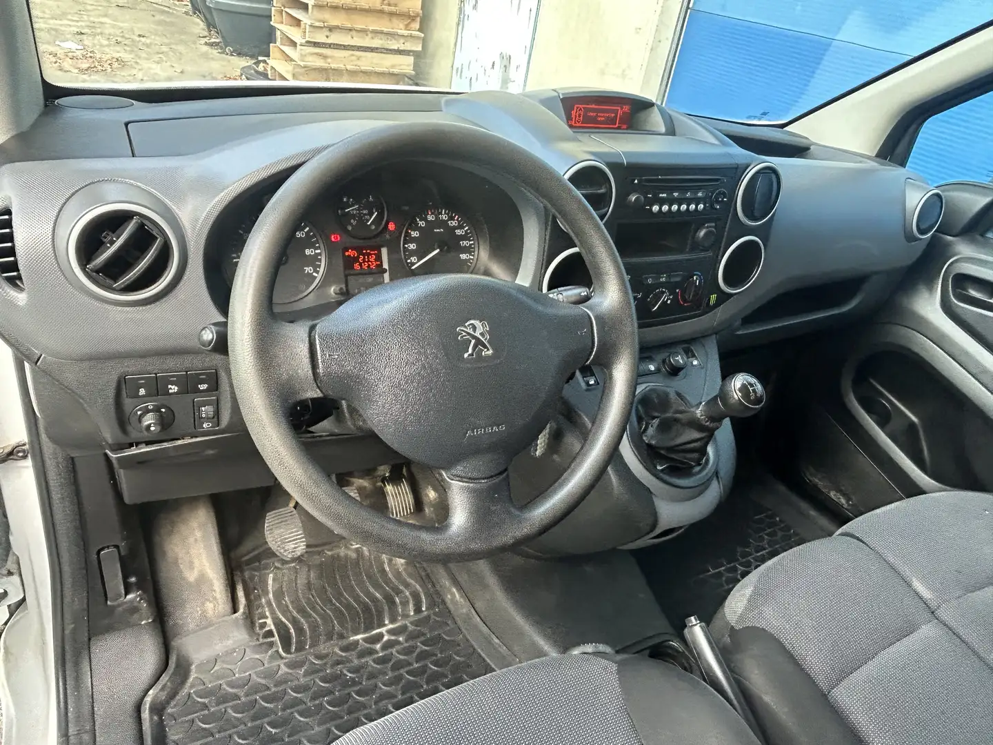 Peugeot Partner 1.6 BlueHDi L2 - 3 Zit (6.983 euro excl) Euro 6b Blanco - 2