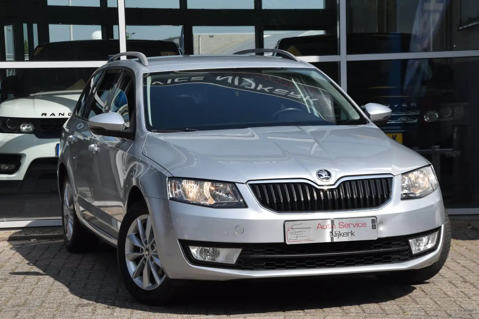 Skoda Octavia Combi 1.2 TSI Greentech Ambition Businessline Airc Grijs - 1