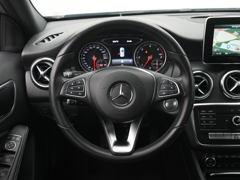 Mercedes-Benz A 200 AMG-Line,LED,KAM,SHZ,NAVI,BT — photo 10