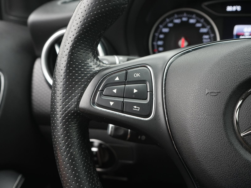 Mercedes-Benz A 200 AMG-Line,LED,KAM,SHZ,NAVI,BT — photo 11