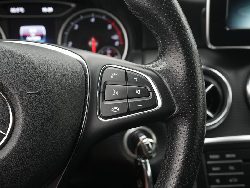 Mercedes-Benz A 200 AMG-Line,LED,KAM,SHZ,NAVI,BT — photo 12