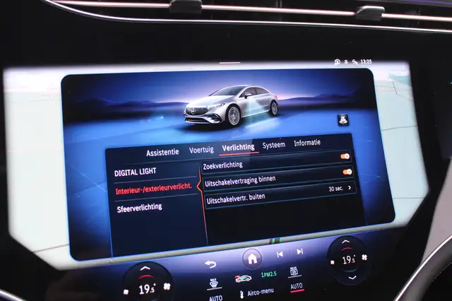 Mercedes-Benz Eqs view 15