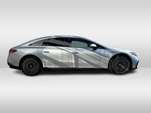 Mercedes-Benz Eqs view 5