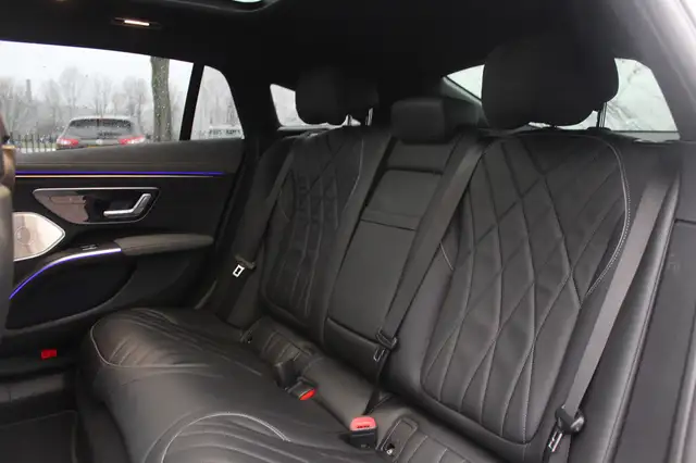 Mercedes-Benz Eqs view 7