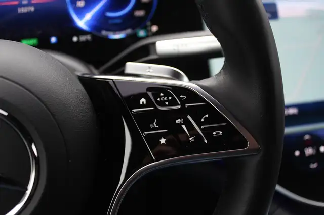 Mercedes-Benz Eqs view 27