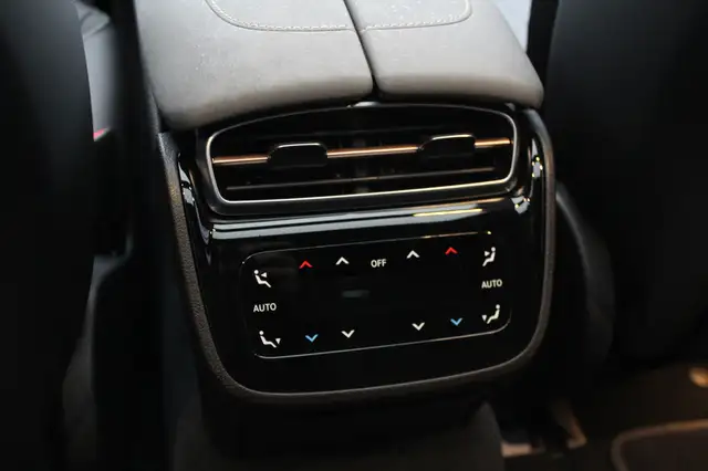 Mercedes-Benz Eqs view 24