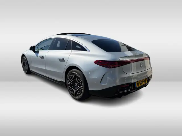 Mercedes-Benz Eqs view 3